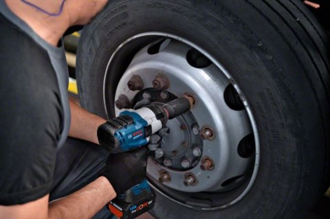 KLUCZ UDAROWY AKUMULATOROWY 3/4'' GDS 18V-1050H 2*8.0AH KLUCZ UDAROWY AKUMULATOROWY 3/4'' GDS 18V-1050H 2*8.0AH